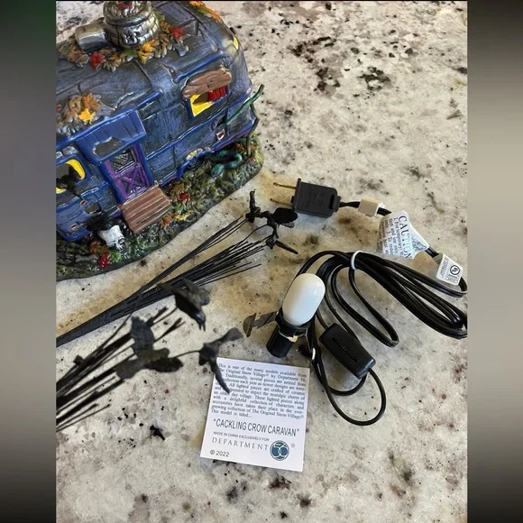 Department 56 Halloween Snow Village Retired Cackling Crow Caravan Dept 56 Lamp - Picture 10 of 12